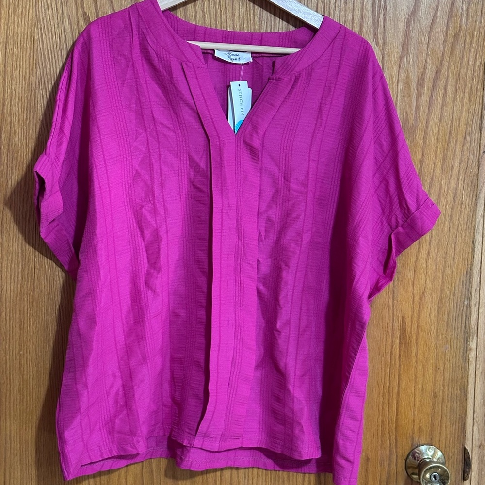 Split-Neck Short Sleeve Blouse in Fuchsia Pink